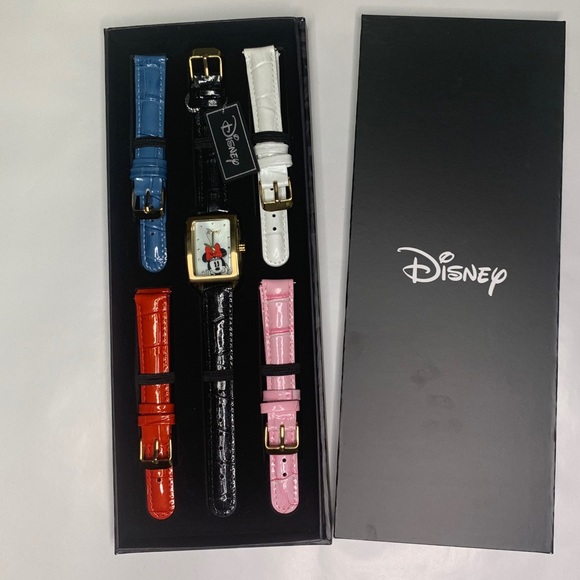 Minnie Mouse Watch w/ 5 Interchangeable Bands - Picture 6 of 10